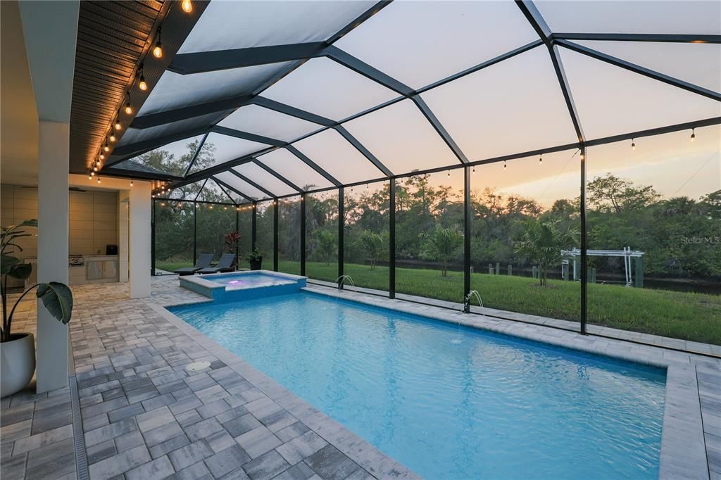 En Venta: $850,000 (3 camas, 2 baños, 2254 Pies cuadrados)