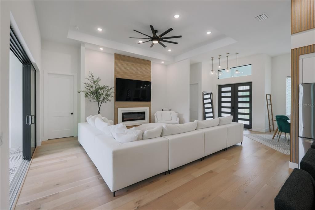 En Venta: $850,000 (3 camas, 2 baños, 2254 Pies cuadrados)
