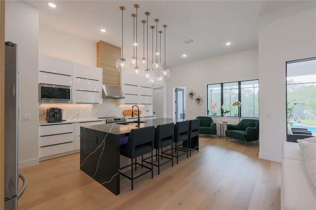 En Venta: $850,000 (3 camas, 2 baños, 2254 Pies cuadrados)