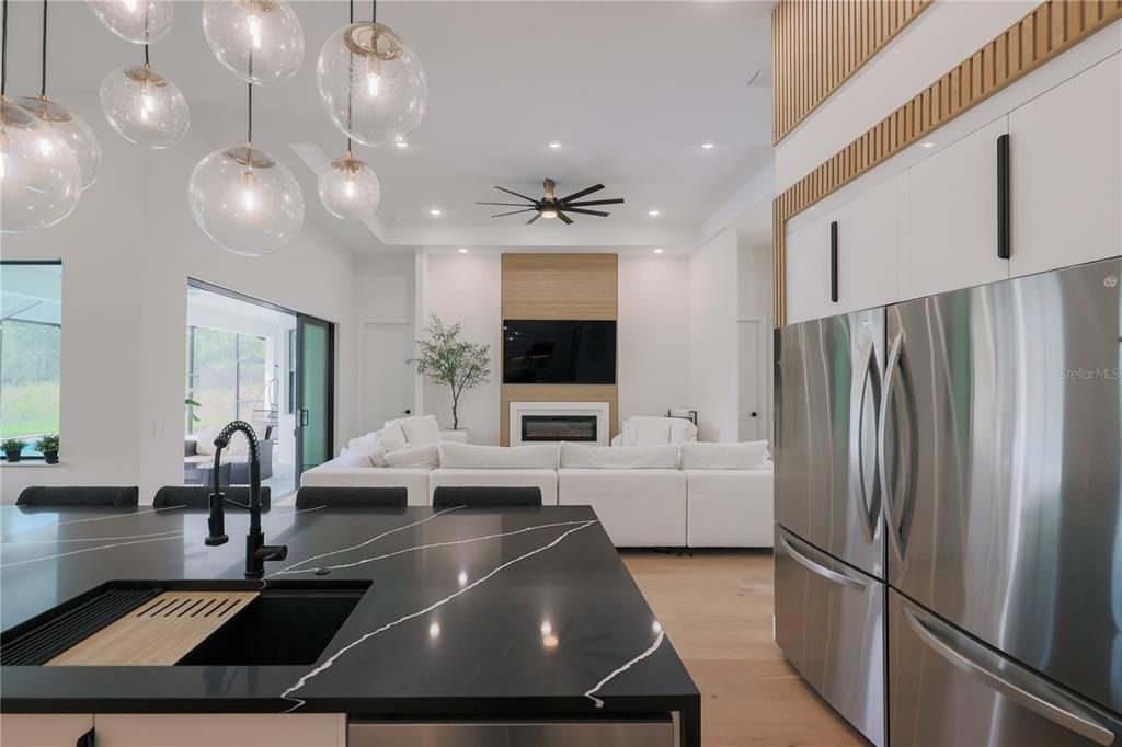 En Venta: $850,000 (3 camas, 2 baños, 2254 Pies cuadrados)