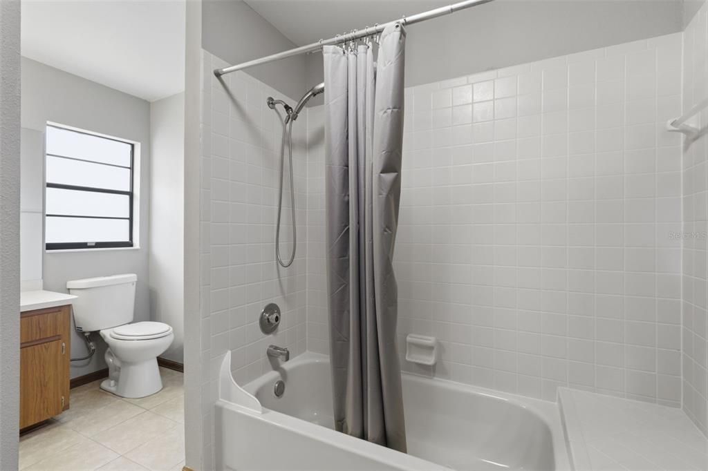 Active With Contract: $249,000 (2 beds, 2 baths, 1418 Square Feet)