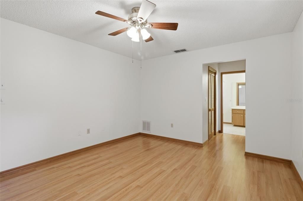 Active With Contract: $249,000 (2 beds, 2 baths, 1418 Square Feet)