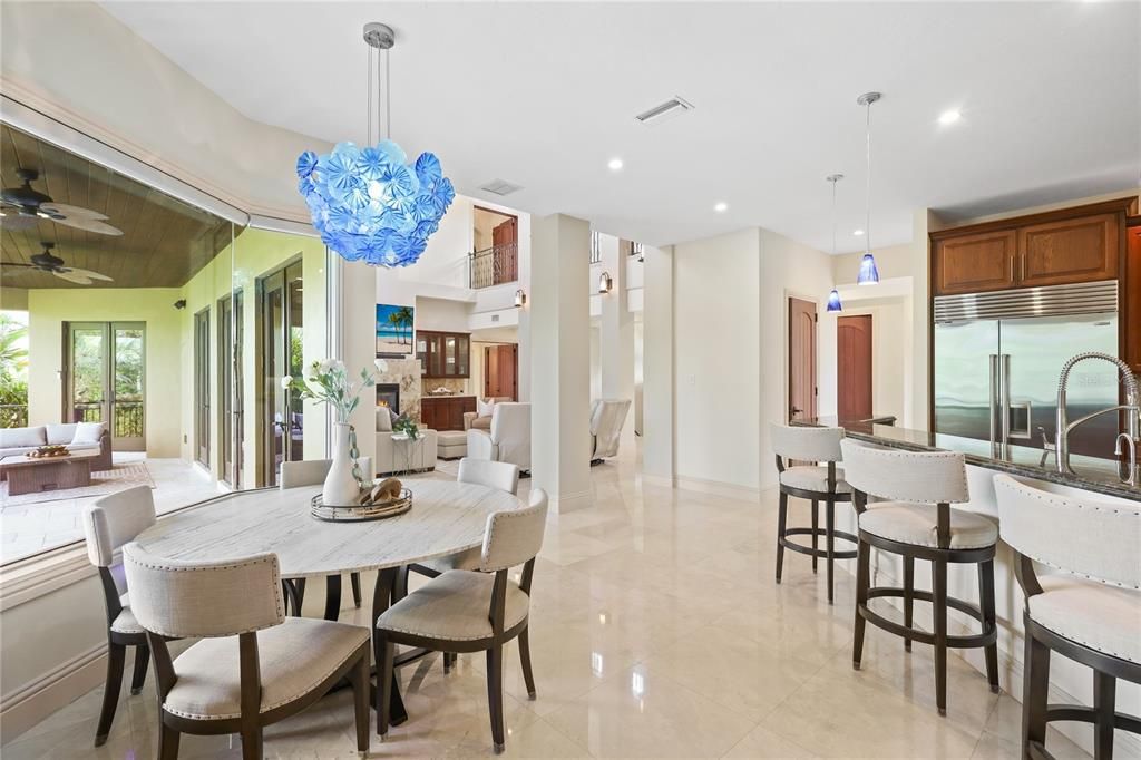 En Venta: $2,400,000 (4 camas, 3 baños, 4682 Pies cuadrados)