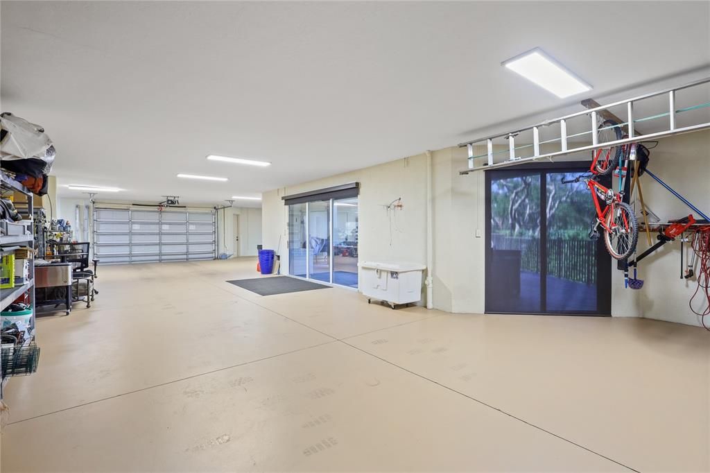 En Venta: $2,400,000 (4 camas, 3 baños, 4682 Pies cuadrados)