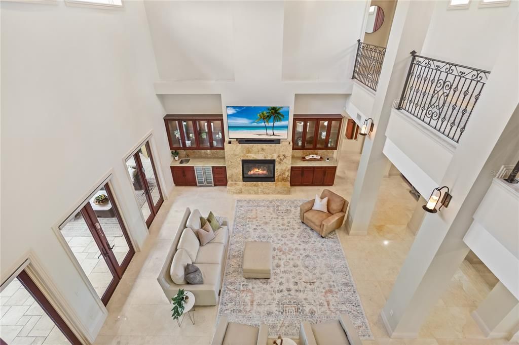 En Venta: $2,400,000 (4 camas, 3 baños, 4682 Pies cuadrados)