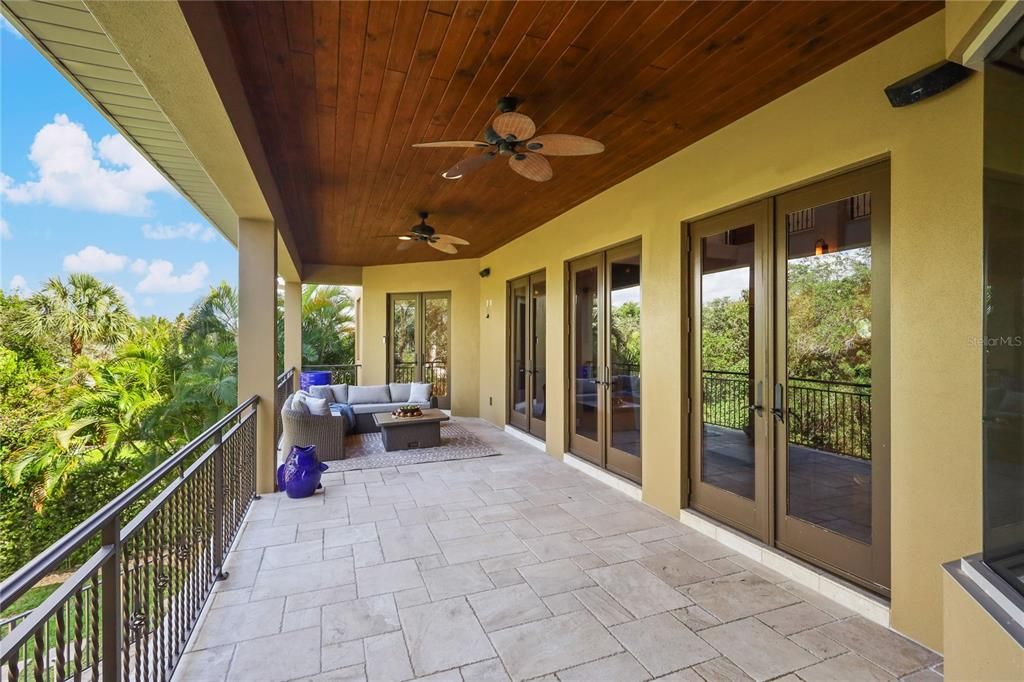 En Venta: $2,400,000 (4 camas, 3 baños, 4682 Pies cuadrados)