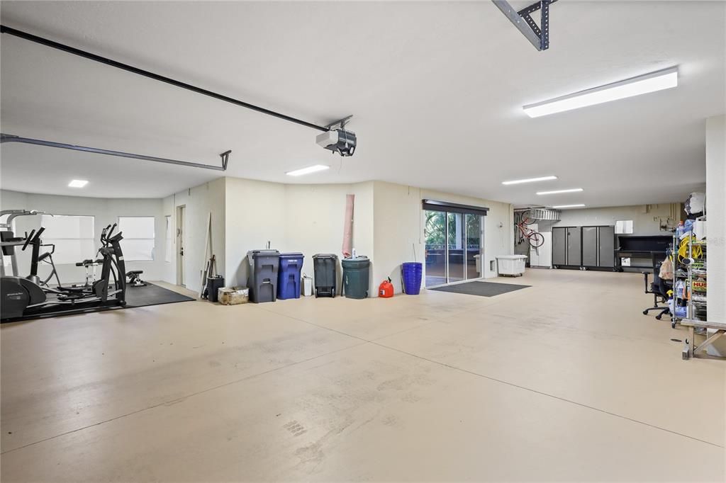 En Venta: $2,400,000 (4 camas, 3 baños, 4682 Pies cuadrados)