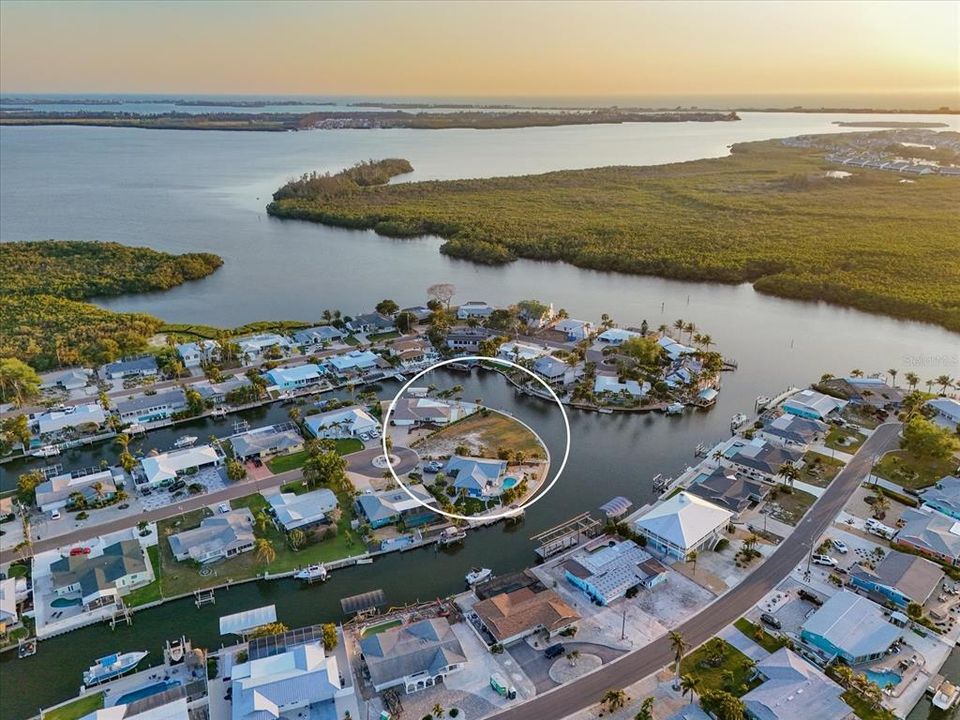 En Venta: $1,200,000 (0.30 acres)