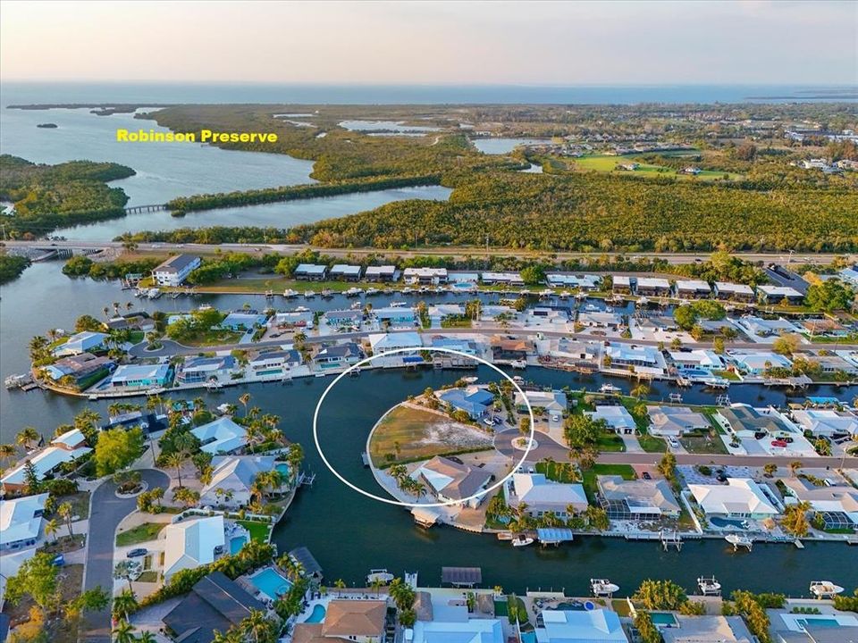 En Venta: $1,200,000 (0.30 acres)