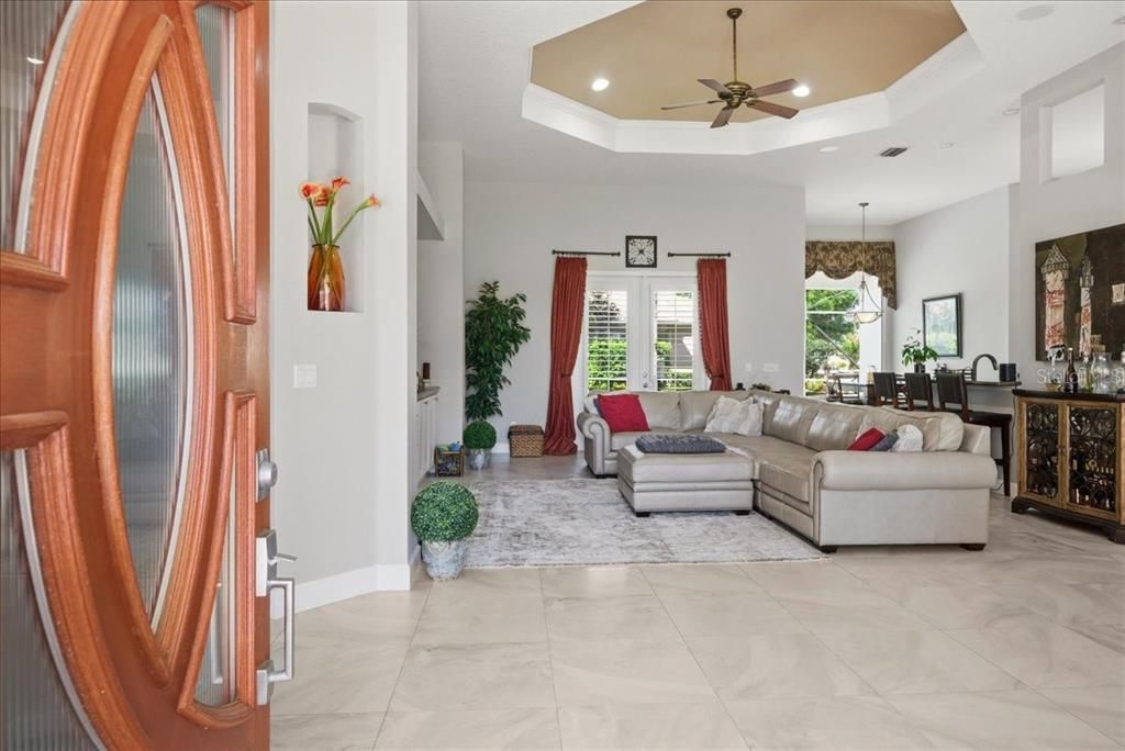 En Venta: $730,000 (3 camas, 2 baños, 2654 Pies cuadrados)