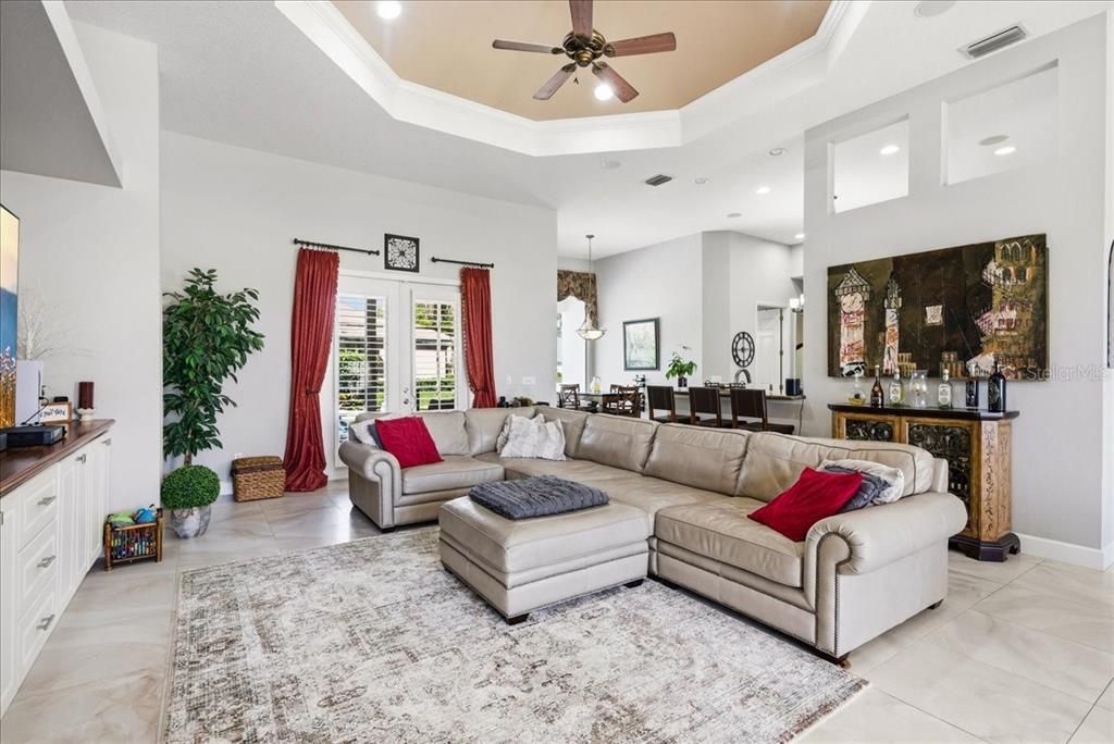 En Venta: $730,000 (3 camas, 2 baños, 2654 Pies cuadrados)