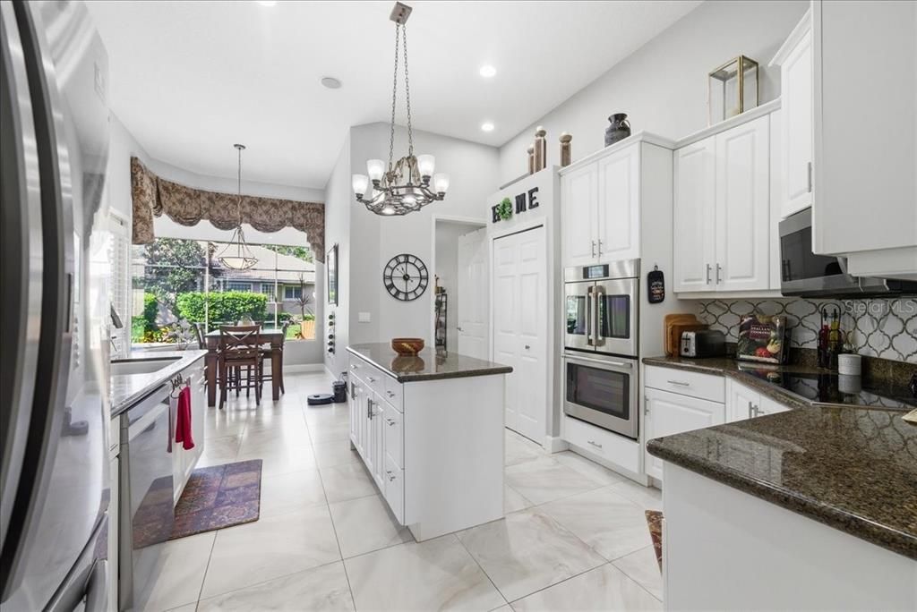 En Venta: $730,000 (3 camas, 2 baños, 2654 Pies cuadrados)