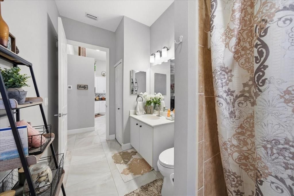 En Venta: $730,000 (3 camas, 2 baños, 2654 Pies cuadrados)