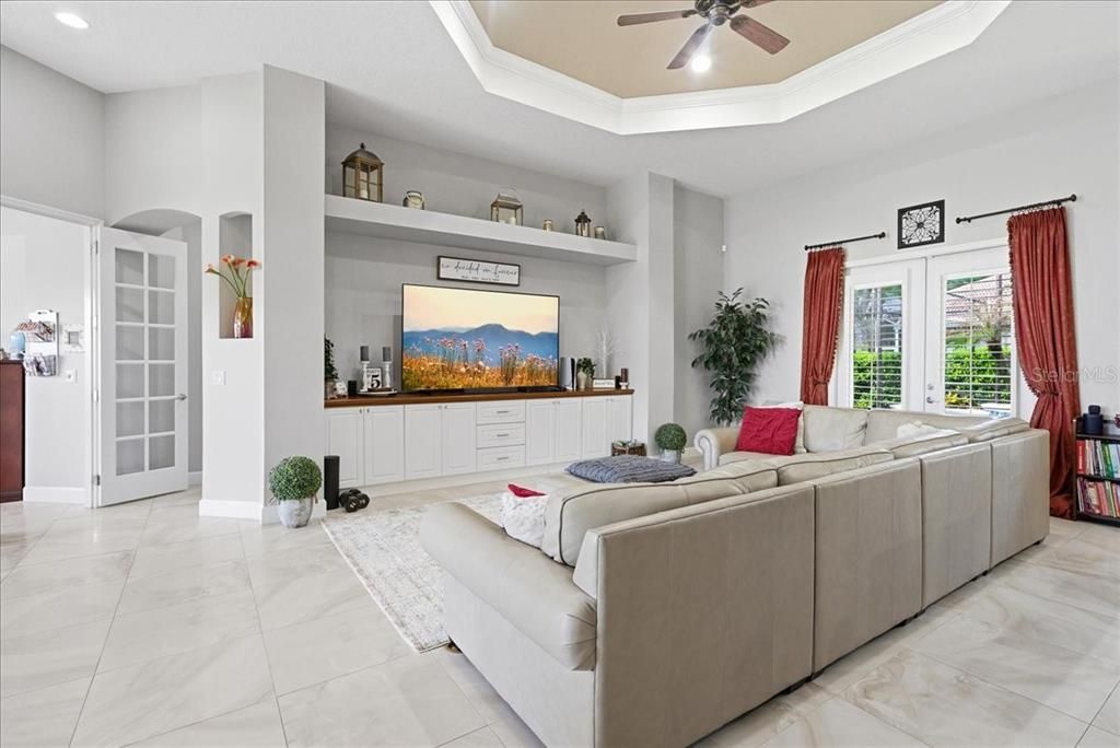 En Venta: $730,000 (3 camas, 2 baños, 2654 Pies cuadrados)