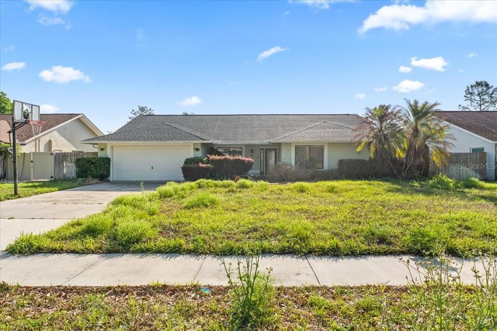 Activo con contrato: $349,900 (4 camas, 2 baños, 2177 Pies cuadrados)