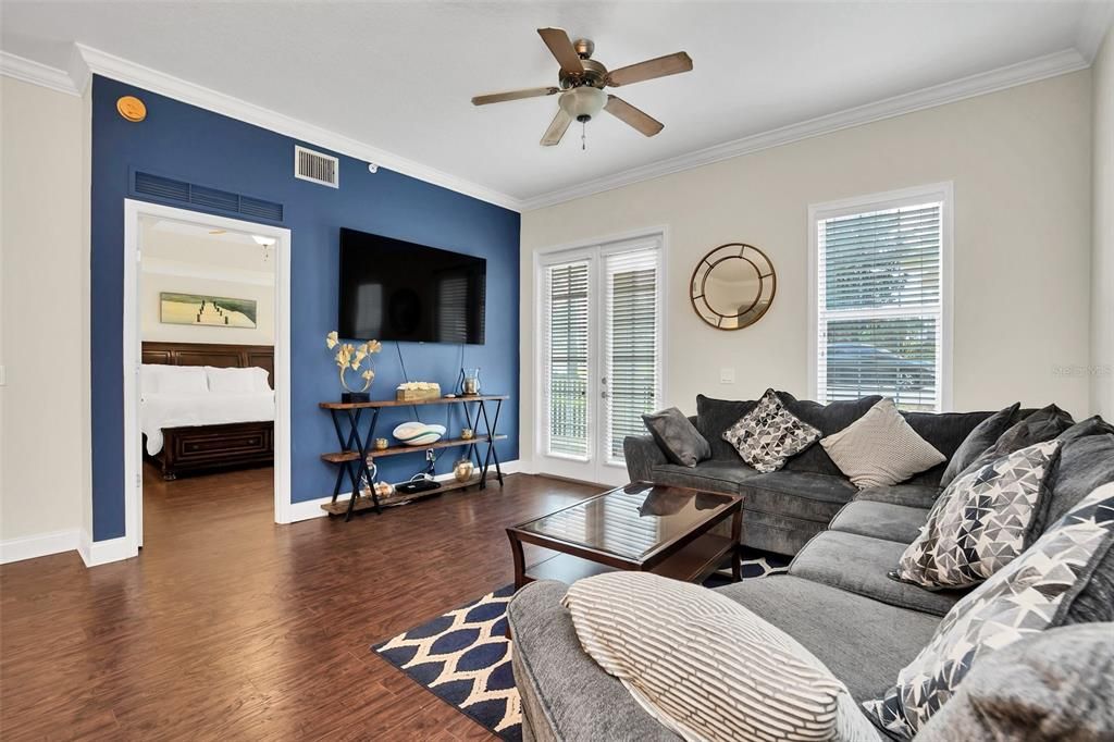 Active With Contract: $2,150 (3 beds, 2 baths, 1354 Square Feet)