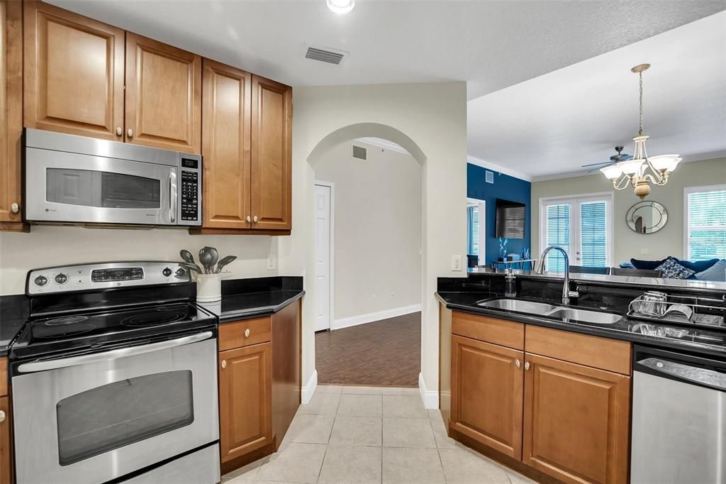 Active With Contract: $2,150 (3 beds, 2 baths, 1354 Square Feet)