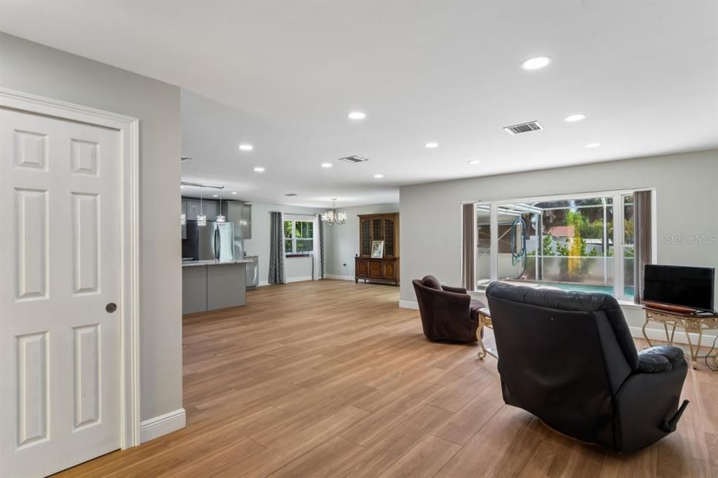 Activo con contrato: $350,000 (2 camas, 2 baños, 1532 Pies cuadrados)