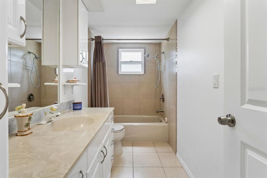 Activo con contrato: $350,000 (2 camas, 2 baños, 1532 Pies cuadrados)