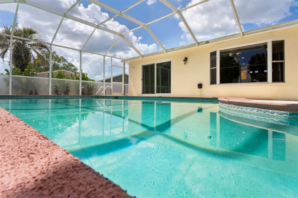 Activo con contrato: $350,000 (2 camas, 2 baños, 1532 Pies cuadrados)