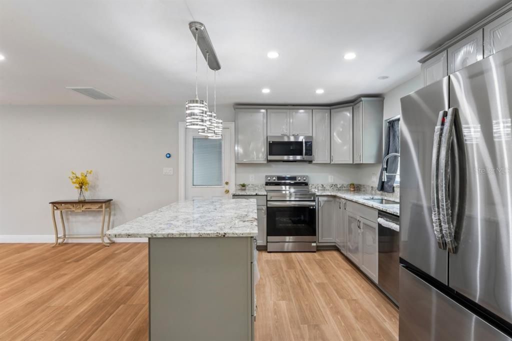 Activo con contrato: $350,000 (2 camas, 2 baños, 1532 Pies cuadrados)
