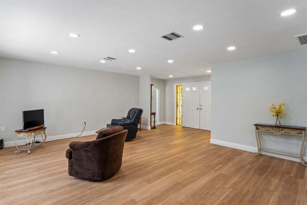 Activo con contrato: $350,000 (2 camas, 2 baños, 1532 Pies cuadrados)