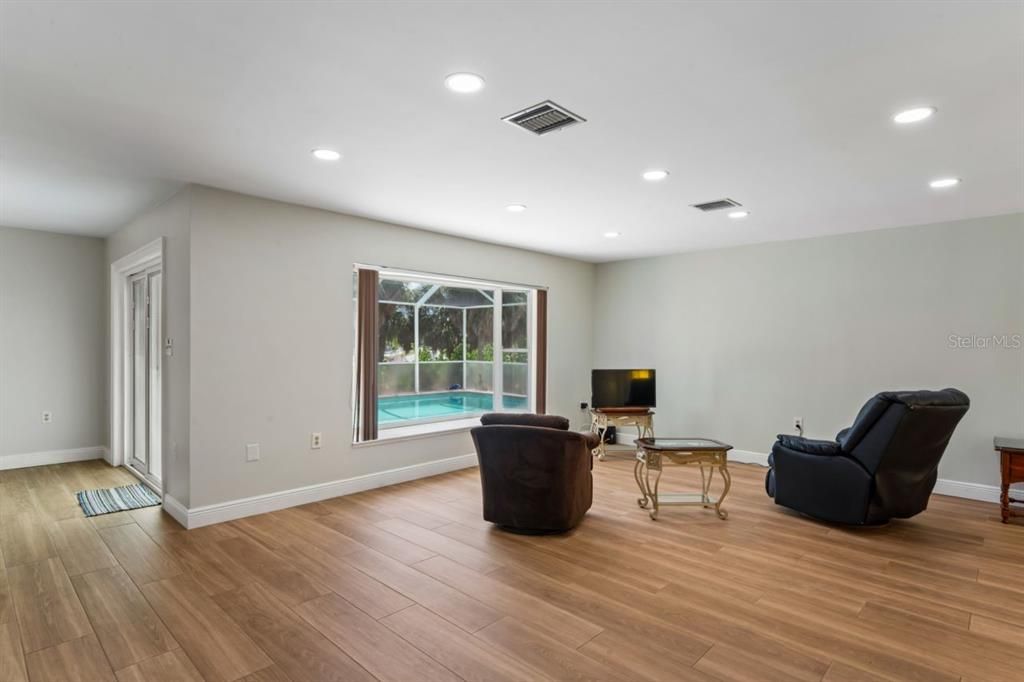 Activo con contrato: $350,000 (2 camas, 2 baños, 1532 Pies cuadrados)
