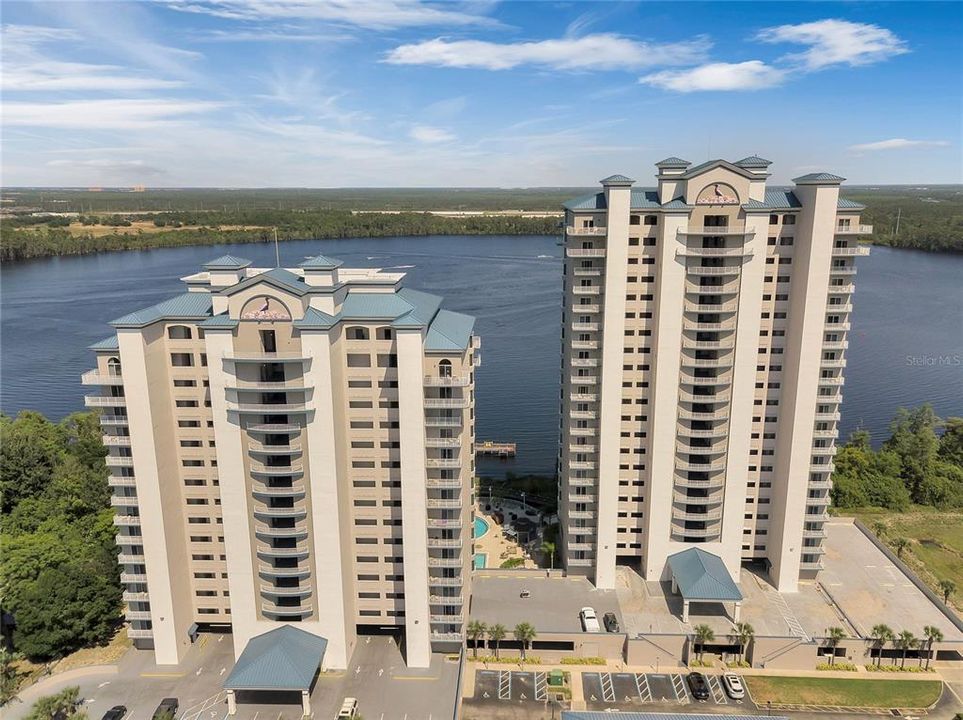 Под контрактом: $204,999 (1 спален, 2 ванн, 798 Квадратных фут)