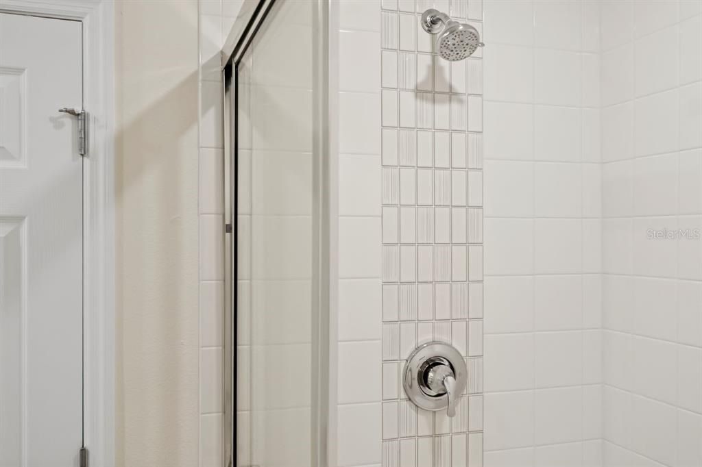 Active With Contract: $370,990 (3 beds, 2 baths, 1541 Square Feet)