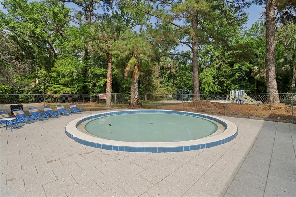 Active With Contract: $185,000 (2 beds, 1 baths, 1080 Square Feet)