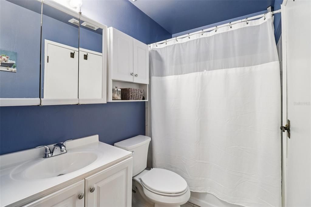 Active With Contract: $185,000 (2 beds, 1 baths, 1080 Square Feet)