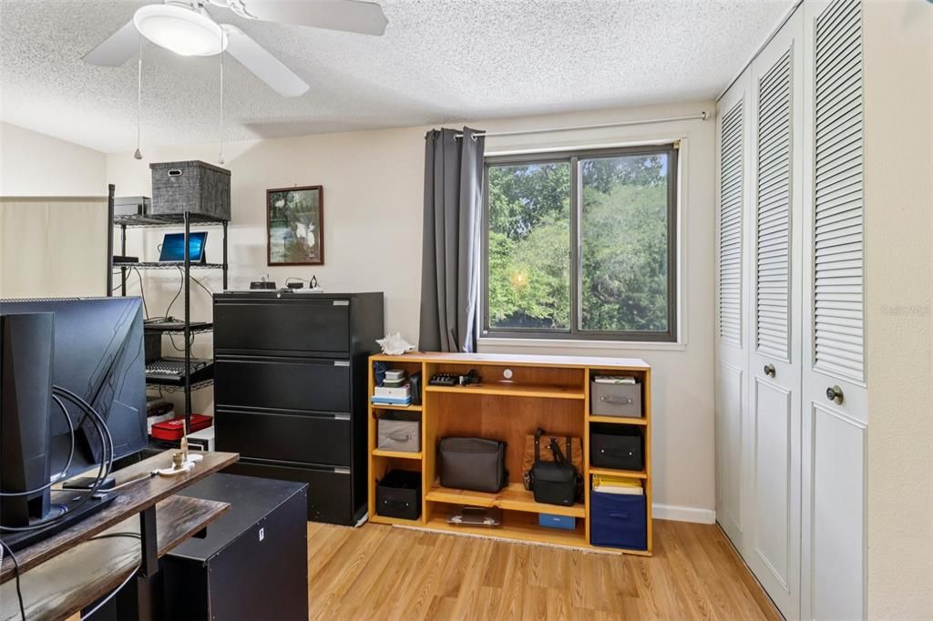 Active With Contract: $185,000 (2 beds, 1 baths, 1080 Square Feet)