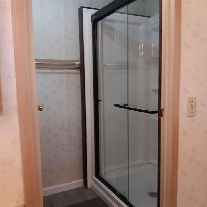 For Sale: $850,000 (6 beds, 4 baths, 3691 Square Feet)