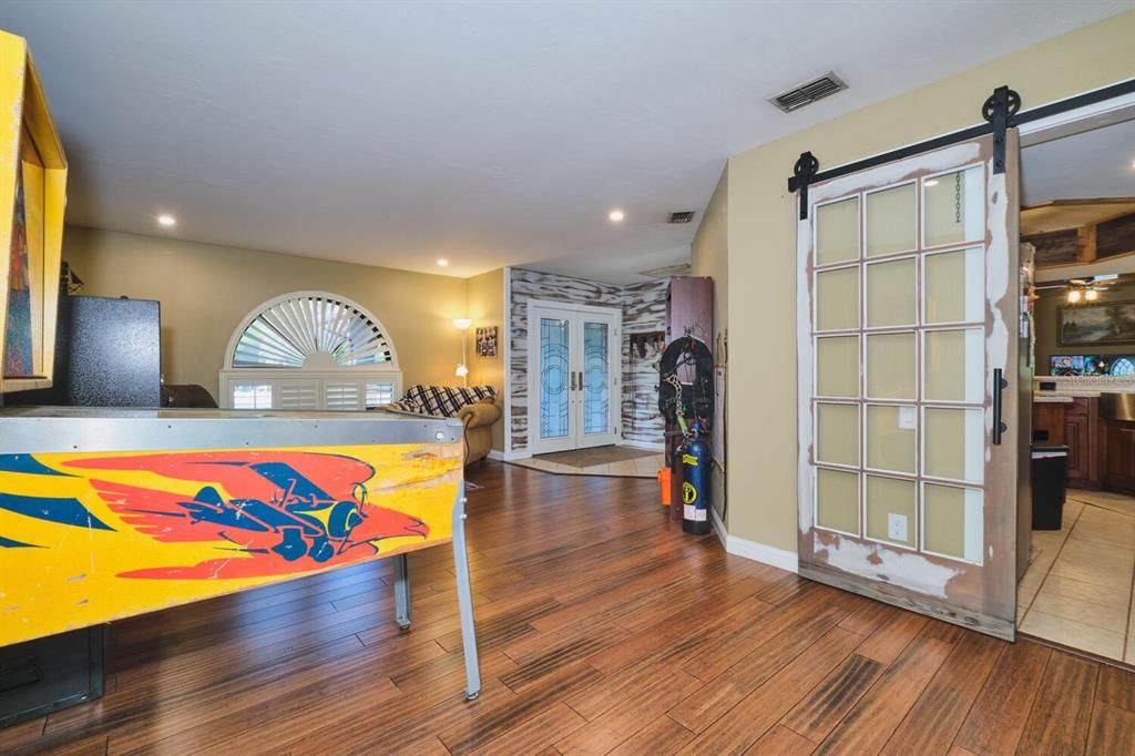 For Sale: $850,000 (6 beds, 4 baths, 3691 Square Feet)