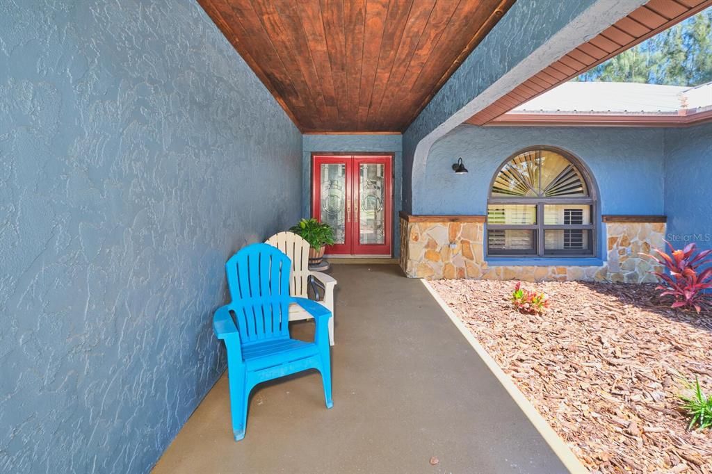 For Sale: $850,000 (6 beds, 4 baths, 3691 Square Feet)