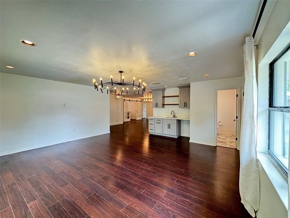 En Venta: $899,000 (8 camas, 4 baños, 3907 Pies cuadrados)