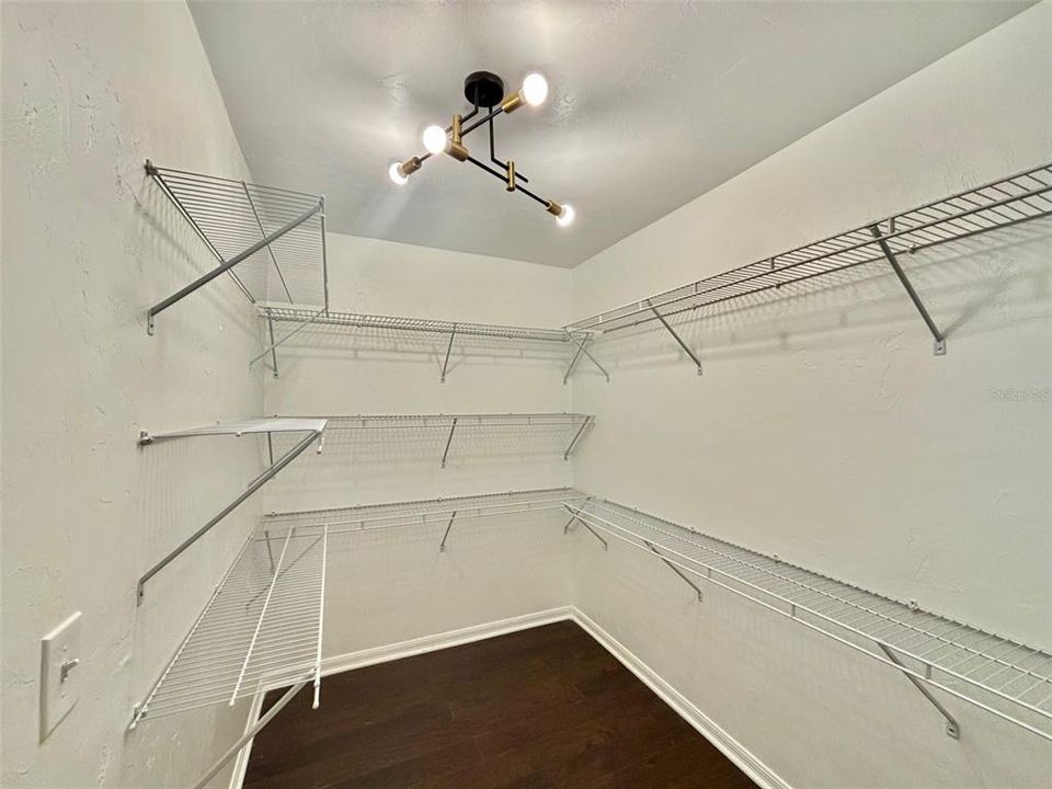 En Venta: $899,000 (8 camas, 4 baños, 3907 Pies cuadrados)