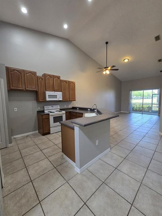 En Venta: $179,900 (2 camas, 2 baños, 1419 Pies cuadrados)