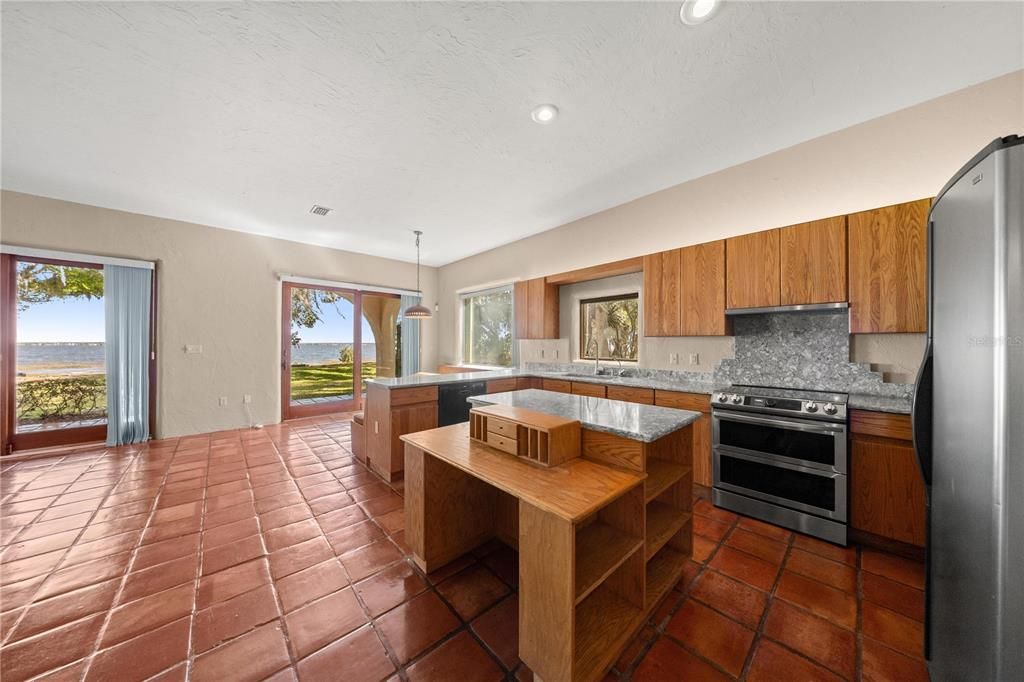For Sale: $1,850,000 (4 beds, 4 baths, 3543 Square Feet)