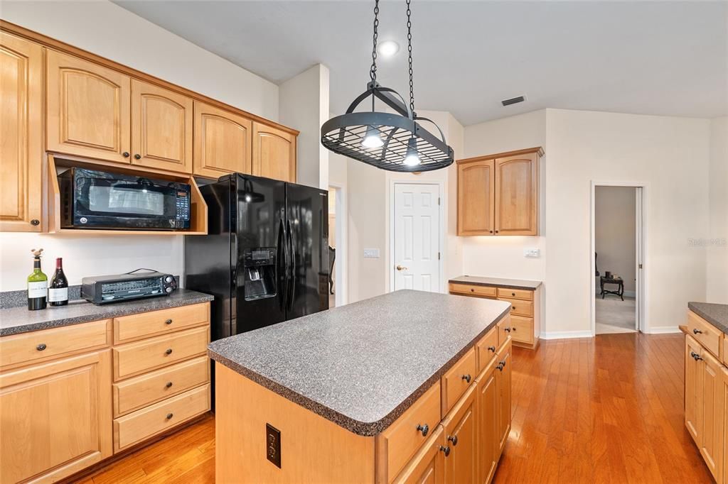 For Sale: $869,900 (4 beds, 3 baths, 4110 Square Feet)