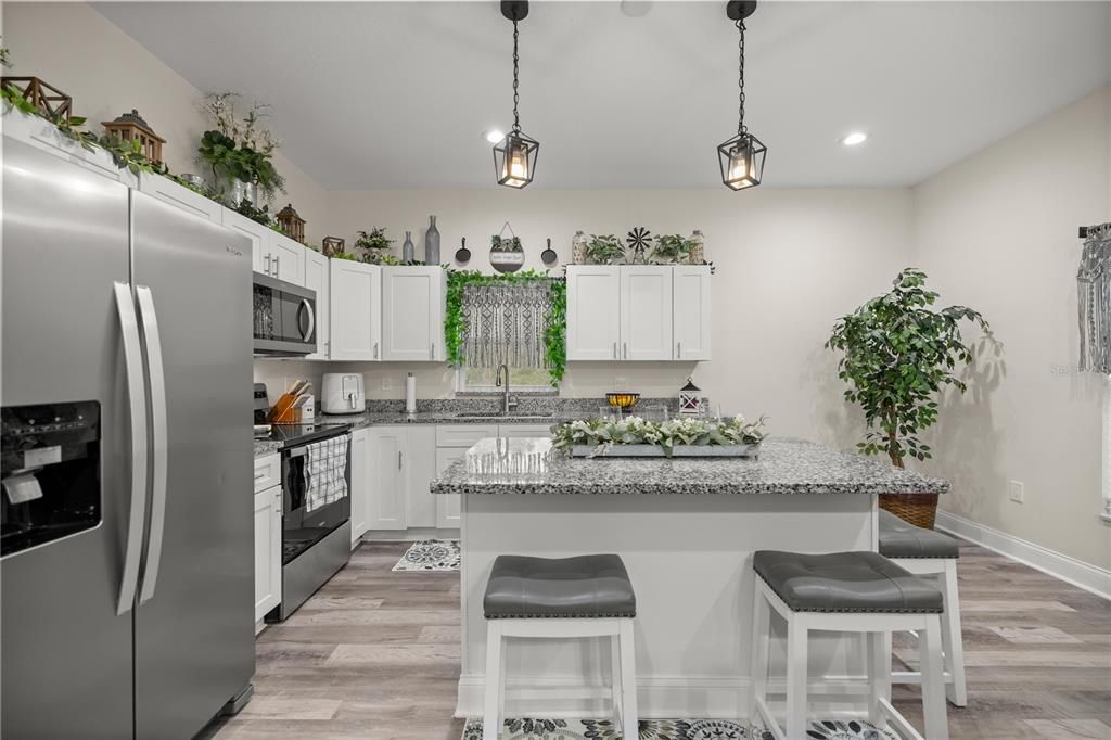 For Sale: $268,000 (3 beds, 2 baths, 1484 Square Feet)