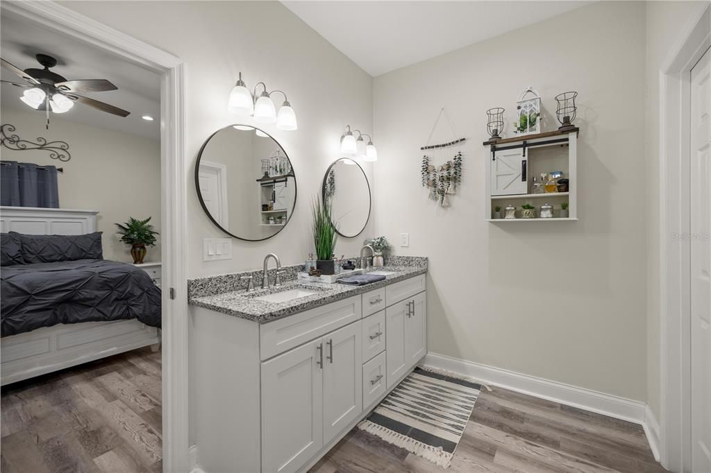 For Sale: $268,000 (3 beds, 2 baths, 1484 Square Feet)