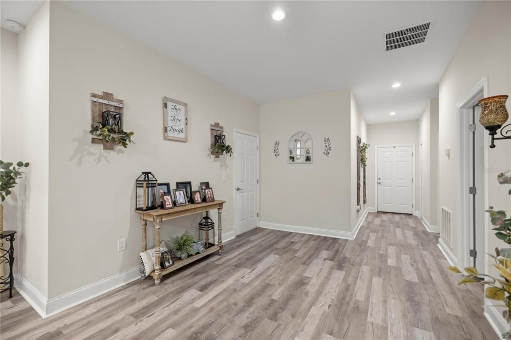 For Sale: $268,000 (3 beds, 2 baths, 1484 Square Feet)