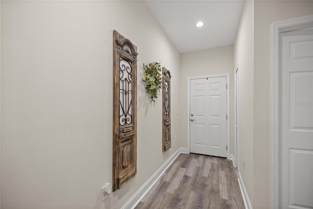 For Sale: $268,000 (3 beds, 2 baths, 1484 Square Feet)