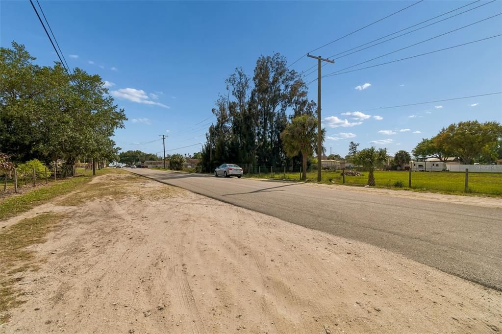 En Venta: $3,750,000 (3.14 acres)