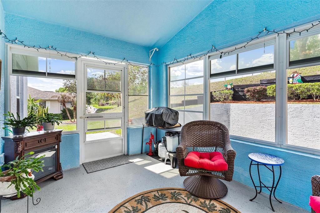En Venta: $319,900 (3 camas, 2 baños, 1300 Pies cuadrados)