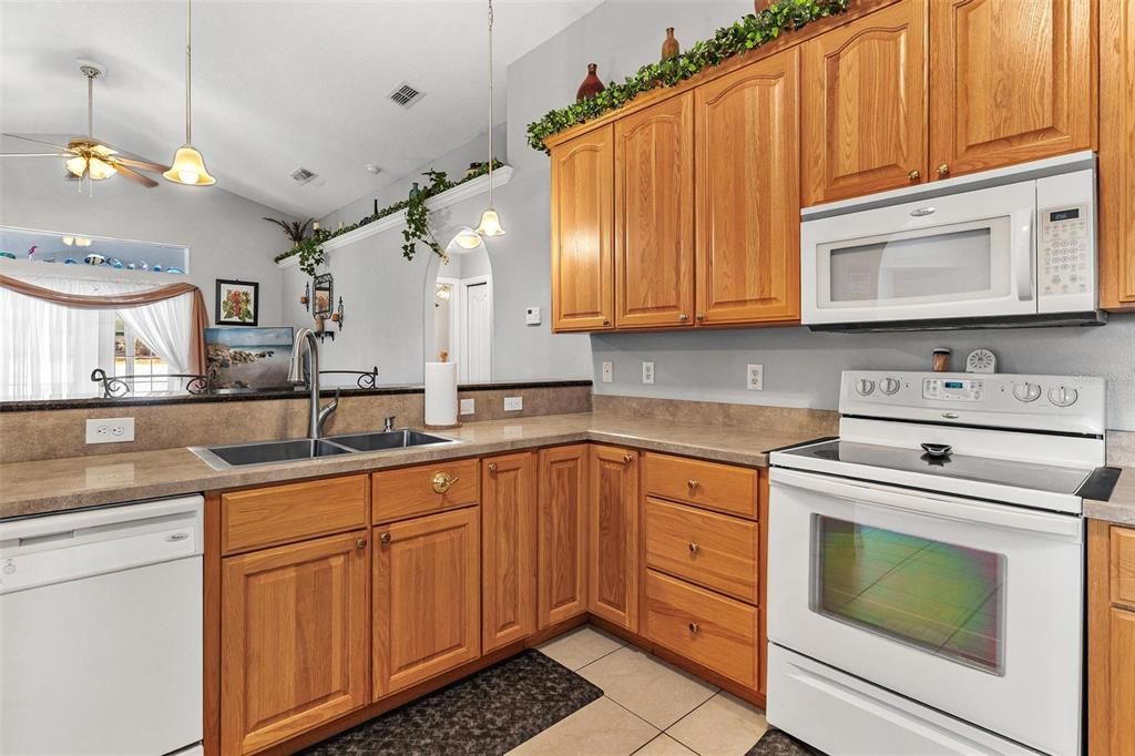 En Venta: $319,900 (3 camas, 2 baños, 1300 Pies cuadrados)