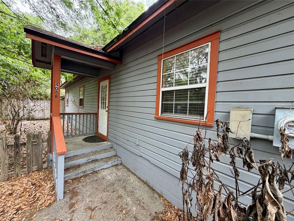 待售: $374,900 (4 贝兹, 0 浴室, 1560 平方英尺)