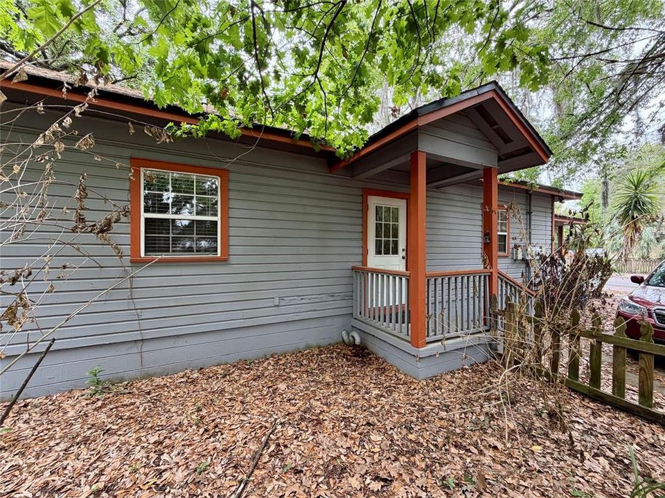 待售: $374,900 (4 贝兹, 0 浴室, 1560 平方英尺)