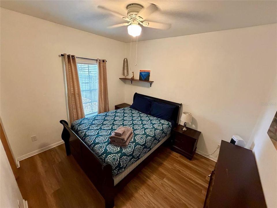 待售: $374,900 (4 贝兹, 0 浴室, 1560 平方英尺)